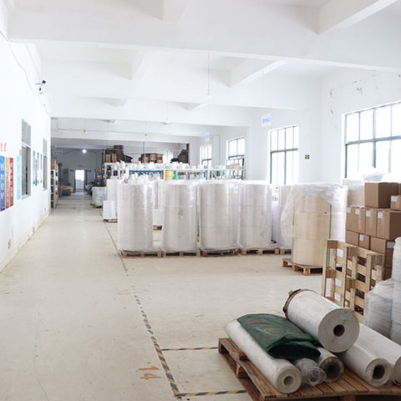 How is the self-adhesive label printing market segmented?